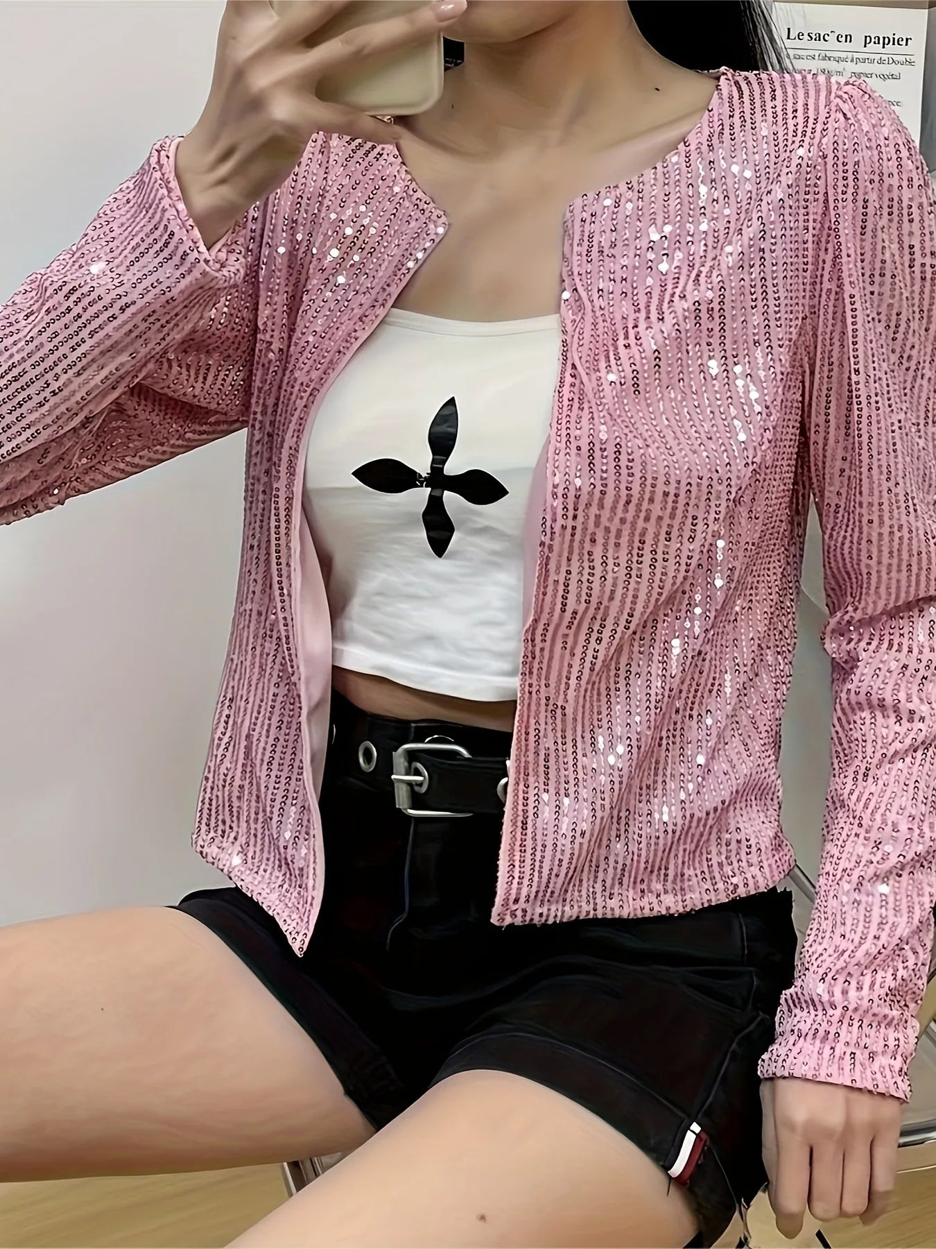 Pailletée et raffinée : Gilet souple et léger à paillettes